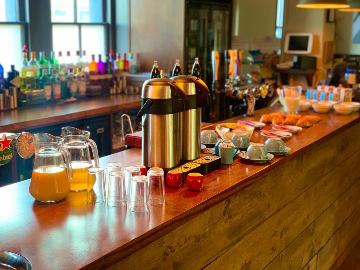 Отель Crown & Anchor Уокинг Экстерьер фото